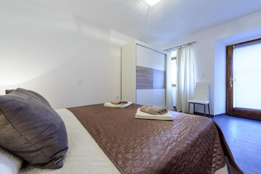 Apartment Mistral - Cosy Apartment With Sea View Molunat Kültér fotó