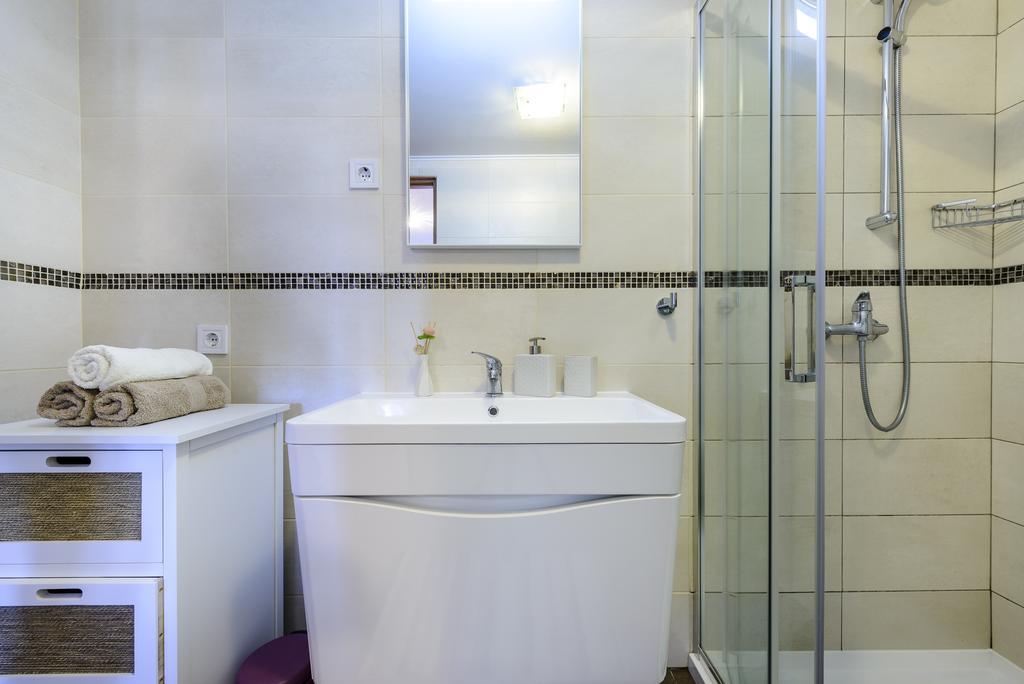 Apartment Mistral - Cosy Apartment With Sea View Molunat Kültér fotó